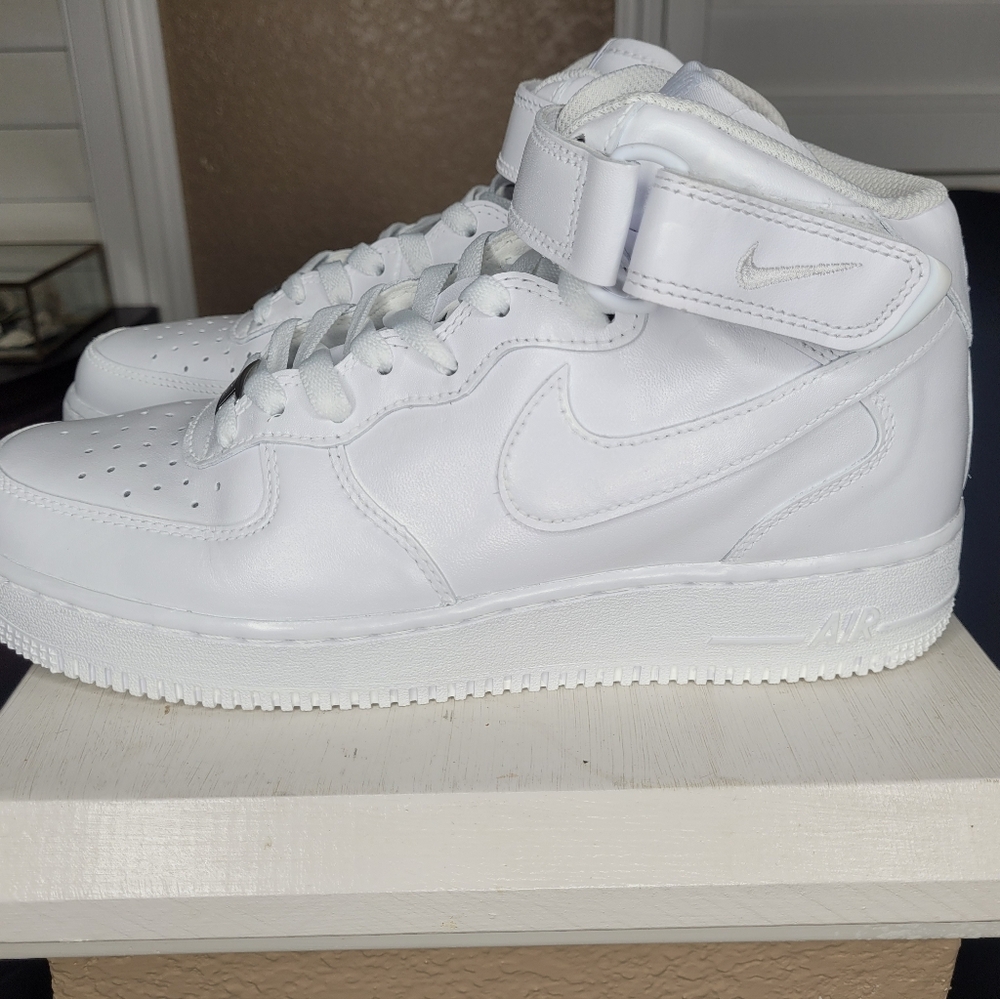 Nike Air Force 1 '07 High White
